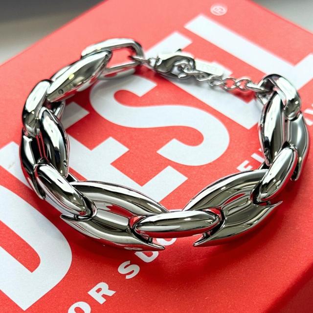DIESEL ディーゼル ブレスレット メンズ チェーン ステンレス 太め ボリューム 重厚 シルバー おしゃれ かっこいい ブランド アクセサリー 誕生日 記念日 ギフト DX1585040　成人 卒業 入学