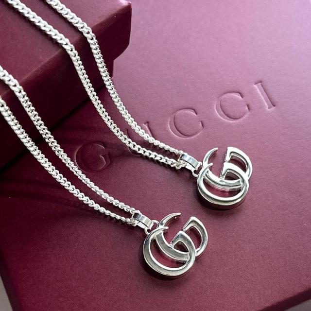 GUCCI グッチ ペアネックレス ダブルG マーモント シルバー 925 チェーン メンズ レディース お揃い ペンダント 2本セット ユニセックス ブランド アクセサリー ペアジュエリー ギフト プレゼント 記念日 誕生日 大人 ペアギフト 814914　成人 卒業 入学