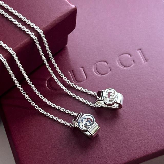 GUCCI グッチ ペアネックレス GGロゴ シルバー 925 メンズ レディース お揃い ペンダント 2本セット ユニセックス ブランド アクセサリー ペアジュエリー ギフト プレゼント 記念日 誕生日 大人 ペアギフト 818927　成人 卒業 入学