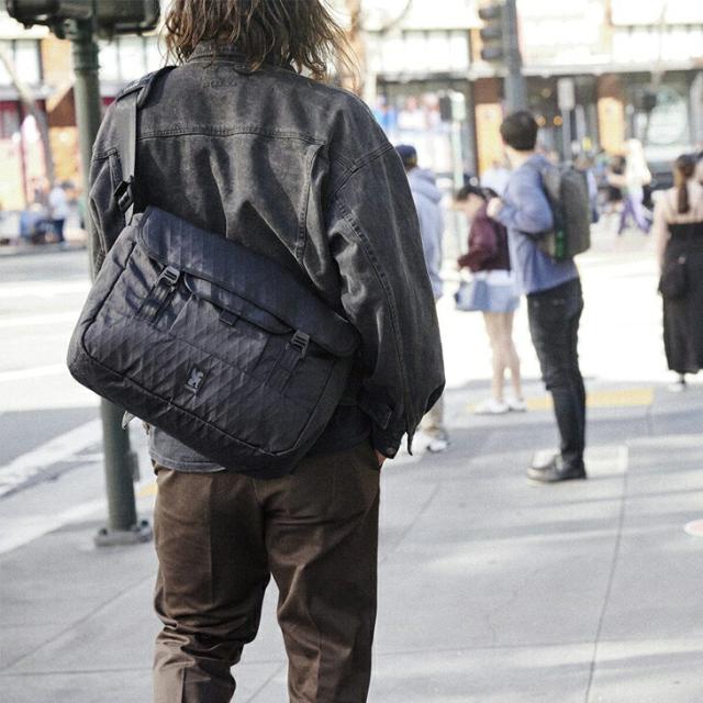 ：CHROME｜Midtown 20L Messenger Weatherproof RecX/ クローム/ミッドタウン メッセンジャー ウェザープルーフ クロス リフレクティブ ファブリック/ブラック #_6
