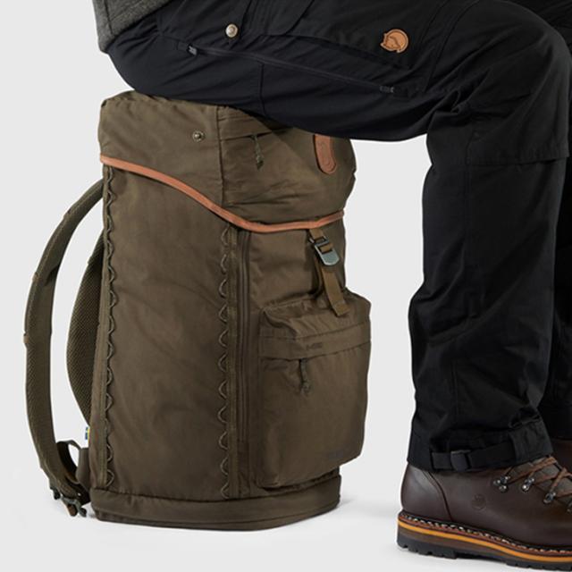 ・FJALLRAVEN｜Singi Stubben Daypack Built-In Frame/ フェールラーベン/シンギ スタッベン デイパック ビルトイン フレーム/ダークオリーブ #_4