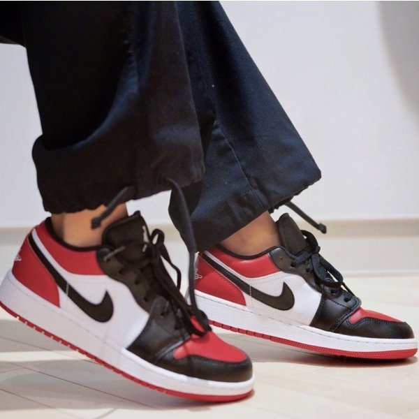 Nike Air Jordan 1 Low Bred Toeジョーダンブレッド