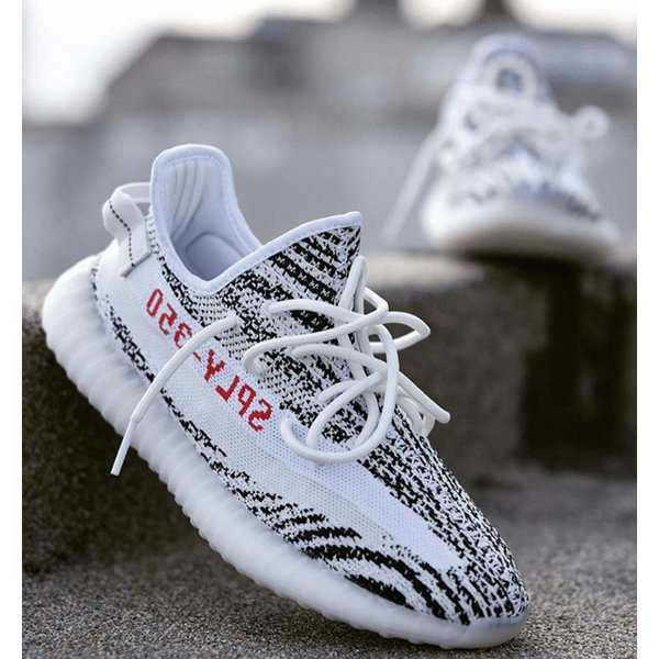 ダンクサンバYEEZY BOOST 350 v2 “ZEBRA”