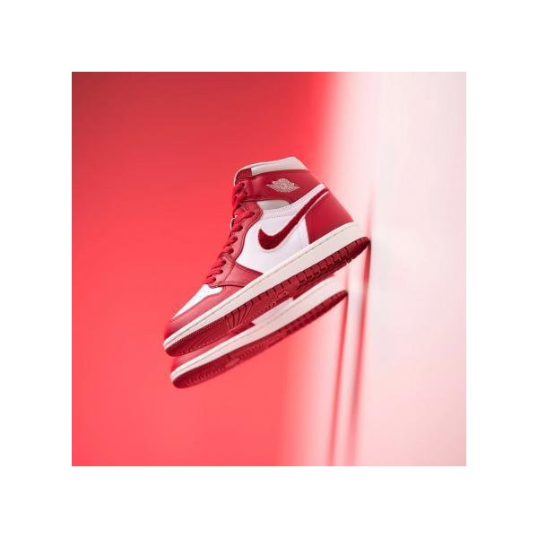 ウィメンズ エアジョーダン1 ハイ OG バーシティレッド Nike WMNS Air Jordan 1 High OG Varsity Red 正規品 全国送料無料