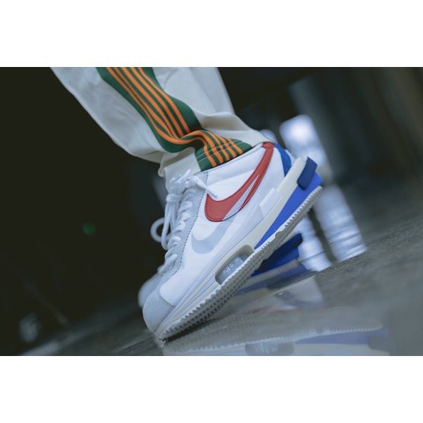 サカイ×ナイキ ズーム コルテッツ ホワイト アンド ユニバーシティレッド sacai×Nike Zoom Cortez White and  University Red正規品 全の通販はau PAY マーケット - Victoria SNKRS au PAY マーケット店 | au PAY  マーケット－通販サイト