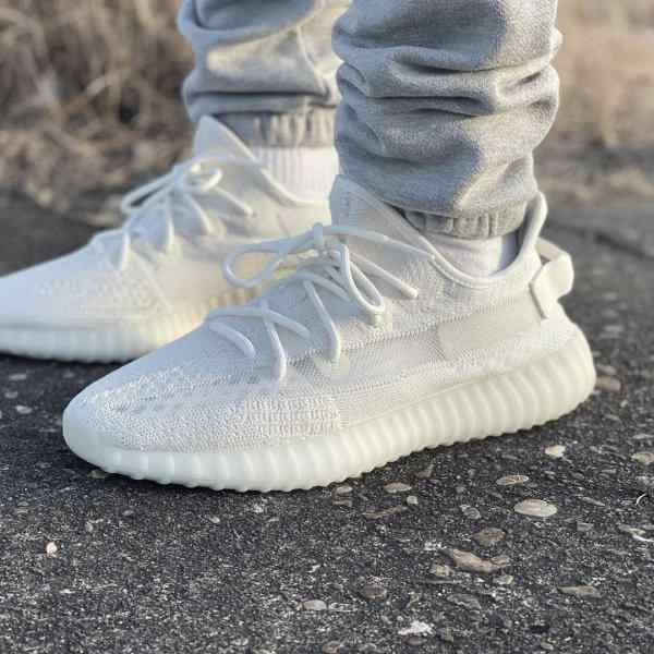 イージーブースト 350 V2 ピュアオート ボーン adidas YEEZY BOOST 350 V2 Pure Oat Bone 正規品 全国送料無料