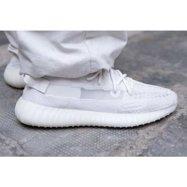 イージーブースト 350 V2 ピュアオート ボーン adidas YEEZY BOOST 350 V2 Pure Oat Bone 正規品  全国送料無料の通販はau PAY マーケット - Victoria SNKRS au PAY マーケット店 | au PAY マーケット－通販サイト