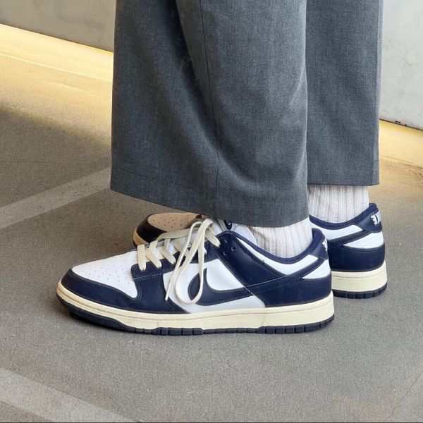 ナイキ ウィメンズ ダンク ロー PRM ミッドナイトネイビー アンド ホワイト Nike WMNS Dunk Low PRM Midnight  Navy and Whiteの通販はau PAY マーケット - Victoria SNKRS au PAY マーケット店 | au PAY  マーケット－通販サイト