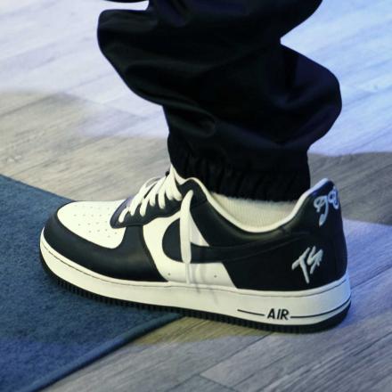 テラー スクワッド × ナイキ エアフォース1 ロー QS ブラックアウト Terror Squad × Nike Air Force 1 Low QS Blackout