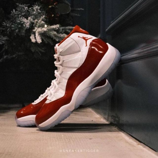 エアジョーダン11 バーシティレッド Nike Air Jordan 11 Varsity Red 正規品 全国送料無料