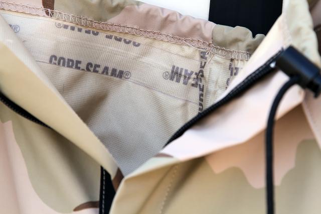 「04s DEADSTOCK U.S.ARMY ECWCS GORE-TEX PANTS 3COLOR DESART CAMO」VINTAGE COLD WEATHER PANTS L/L 04年納品 デッドストック ゴアテックス パンツ デザート カモ アメリカ軍 米軍 実物 新品 放出品 メンズ アウトドア