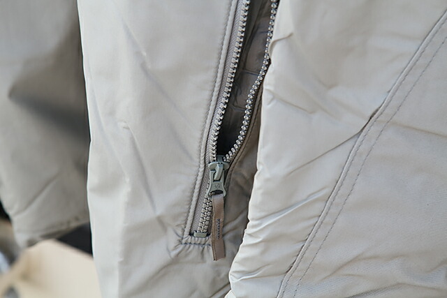 「07’s DEADSTOCK U.S.ARMY ECWCS GEN3 LEVEL7 COLD WEATHER PARKA 」MEDIUM-REGULAR URBAN GRAY 2007年製 デッドストック プリマロフトジャケット 米軍実物 アーバングレー アメリカ軍 米軍放出 ヴィンテージ ミリタリー メンズ アウター