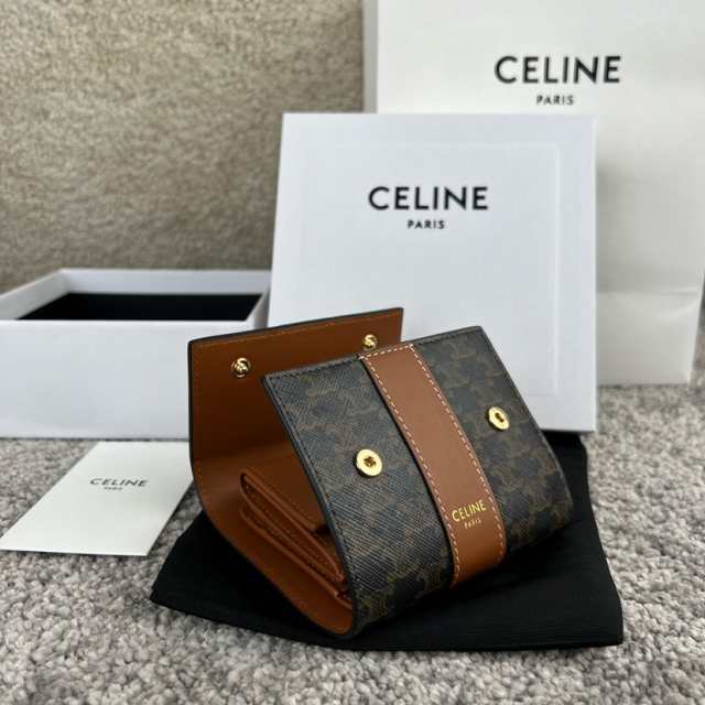 週末値下げ] セリーヌ CELINE 三つ折り財布 トリフォールドウォレット