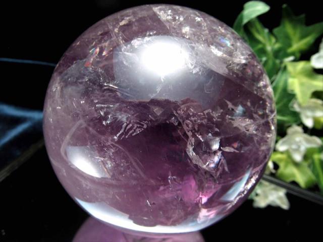虹入り ラベンダーアメジスト 丸玉 台付 直径85.5mm 重さ857g 透明 愛の守護石 癒しと安らぎの石 紫水晶 1点物 ブラジル産の通販は