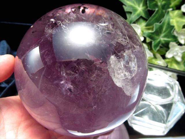 虹入り ラベンダーアメジスト 丸玉 台付 直径85.5mm 重さ857g 透明 愛の守護石 癒しと安らぎの石 紫水晶 1点物 ブラジル産の通販は