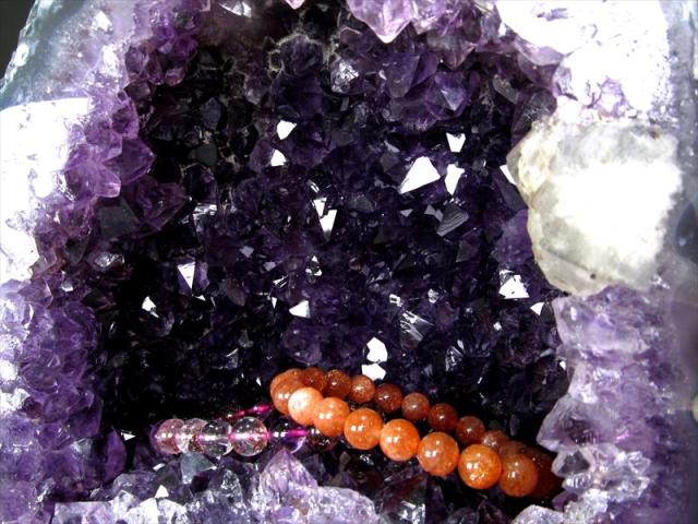 高品質アメジストドーム パワーストーン 紫水晶 天然石 置き物 楽天市場】天然 紫水晶 特大 アメジスト ドーム 原石 大きい