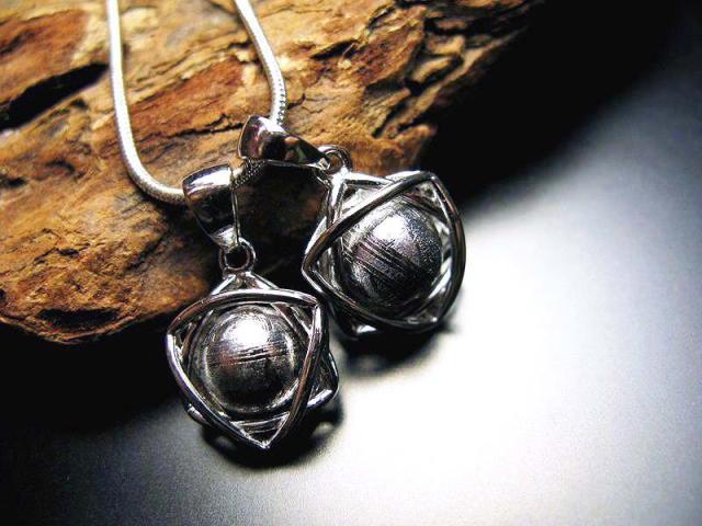 超希少特大鉄隕石六芒星ペンダント50mm 特大鉄隕石六芒星ペンダント50mm