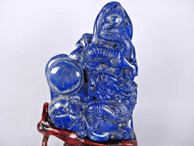 店頭展示中 濃厚ブルー 玉持ち龍神 ラピスラズリ 龍彫刻置物 重さ1845.0g