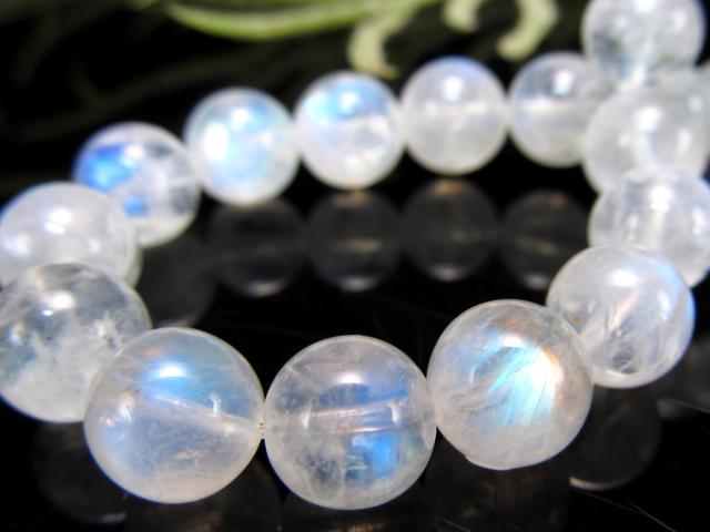 美麗ブルーシラー 5A ブルームーンストーン ブレスレット 7mm-7.5mm×26珠 良質 透明感抜群 永遠の愛を象徴する石 6月誕生石 一点もの インド産
