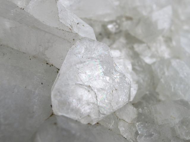 虹入り 4A アポフィライト 魚眼石 クラスタ 原石 最大幅139mm 重さ550g