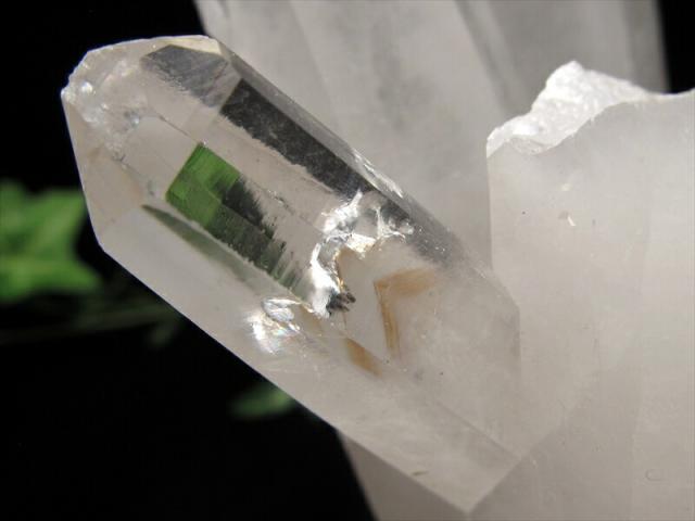 店頭展示中 山型ファントム入り ヒマラヤ産 水晶 結晶原石 専用木製台座付 重さ 1463g ヒマラヤの神々しき息吹を宿して ファントムの層が増幅する 清冽なエネルギー 1点物 ヒマラヤ産 パワーストーン 天然石_1