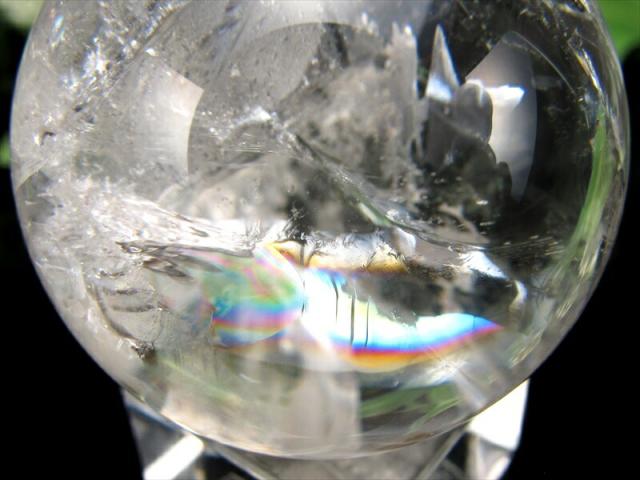 超希少 虹・貫入入り 超透明 マニフェストクォーツ 丸玉 置物 台座付き 直径37mm 重さ70.9g 激レア くっきり貫入水晶 レインボー 虹入り水晶 クォーツ・イン・クォーツ 極上一点物 ブラジル産 パワーストーン 天然石_1