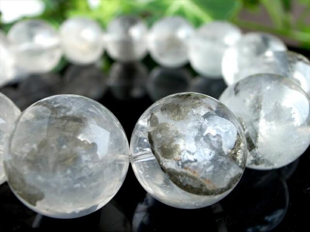 店頭展示中 4A マーカサイトインクォーツ 白鉄鉱入り水晶 ブレスレット 16.5mm-17mm×14珠 未来を切り開いていけるサポートストーン 水晶内で生き続ける輝き1点物 ブラジル産 パワーストーン 天然石 ss-50_5