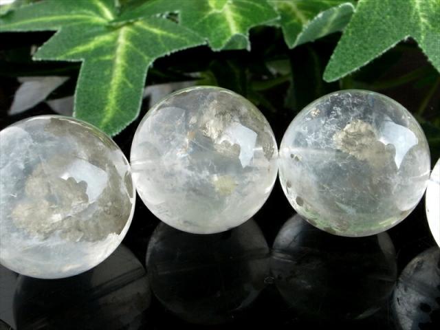 店頭展示中 4A マーカサイトインクォーツ 白鉄鉱入り水晶 ブレスレット 16.5mm-17mm×14珠 未来を切り開いていけるサポートストーン 水晶内で生き続ける輝き1点物 ブラジル産 パワーストーン 天然石 ss-50_4