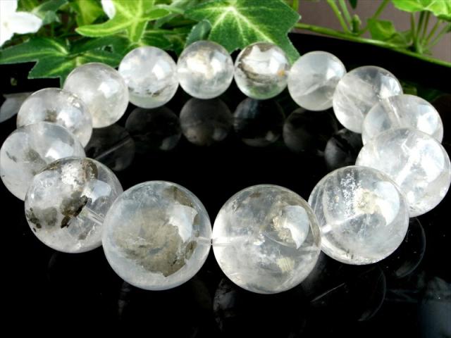 店頭展示中 4A マーカサイトインクォーツ 白鉄鉱入り水晶 ブレスレット 16.5mm-17mm×14珠 未来を切り開いていけるサポートストーン 水晶内で生き続ける輝き1点物 ブラジル産 パワーストーン 天然石 ss-50_2