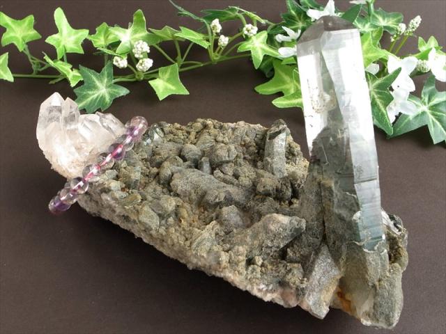 極限環境が生んだ水晶 ガルサ産 水晶クラスター 最大幅 約186mm 重さ