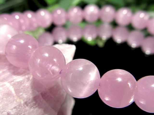 2A+ 優美なライラックピンク キャツアイ クンツァイト リチア輝石 ブレスレット 8mm×25珠 艶感抜群 純粋さと無償の愛の象徴 人間関係を良くする石 持ち主の魅力を高める石 リチア輝石 一点物 ブラジル産 パワーストーン 天然石