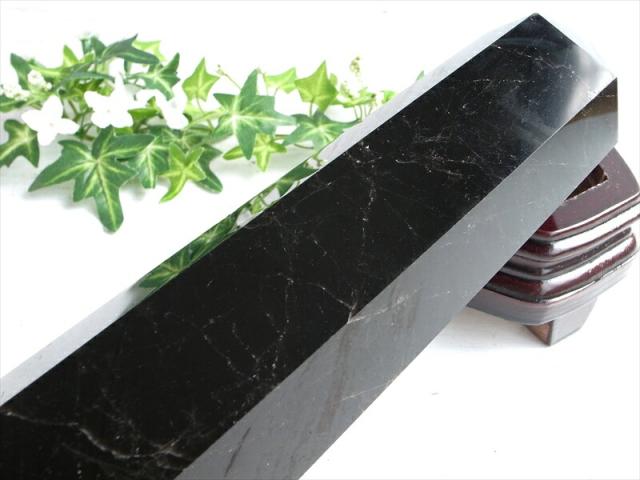 黒水晶 モリオン ポイント 専用木製台座付 重さ1574g 高さ約28cm 強力