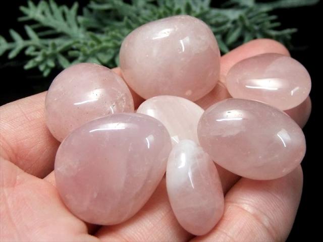 潤いピンク ローズクォーツ（紅水晶） タンブル 詰合せ 一袋約