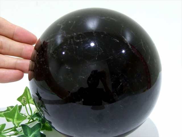 特大サイズ 漆黒の丸玉 モリオン 黒水晶 丸玉 台座付き 重さ約3270g 直径約132mm 魔除け 厄除けの黒い水晶 激レア 一点もの チベット産