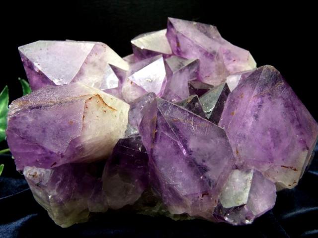 特大結晶 アバンダンス アメジスト クラスター(恐竜紫水晶) 最大幅約160mm 重さ1924g 美結晶 愛の守護石 浄化やインテリアに 紫水晶の通販は