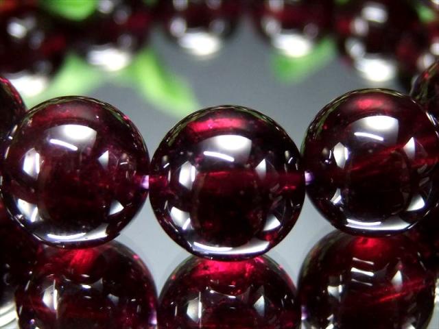 大珠 透かせばワインレッドパープル 4A ロードライトガーネット ブレスレット 12.5mm-13mm×25珠 魅惑のワインレッドカラー 真実の愛の石 歴史上最も古い宝石のひとつ 赤紫色の柘榴石 インド産 パワーストーン 天然石