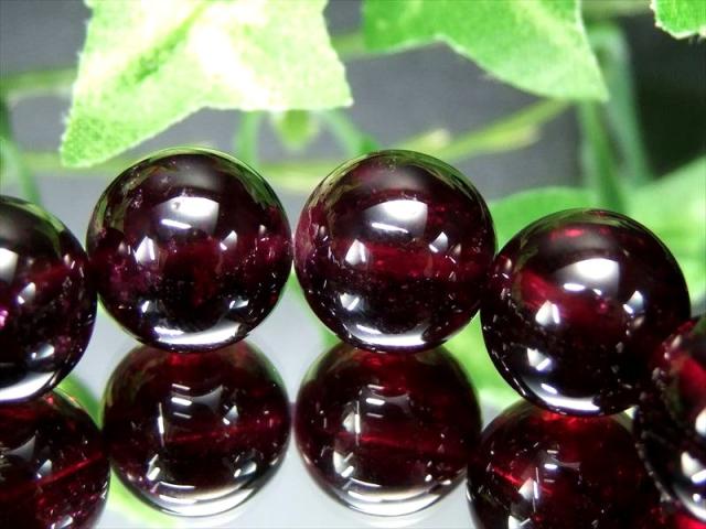 大珠 透かせばワインレッドパープル 4A ロードライトガーネット ブレスレット 12.5mm-13mm×25珠 魅惑のワインレッドカラー 真実の愛の石 歴史上最も古い宝石のひとつ 赤紫色の柘榴石 インド産 パワーストーン 天然石