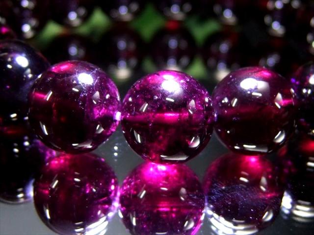 大珠 透かせばワインレッドパープル 4A ロードライトガーネット ブレスレット 12.5mm-13mm×25珠 魅惑のワインレッドカラー 真実の愛の石 歴史上最も古い宝石のひとつ 赤紫色の柘榴石 インド産 パワーストーン 天然石