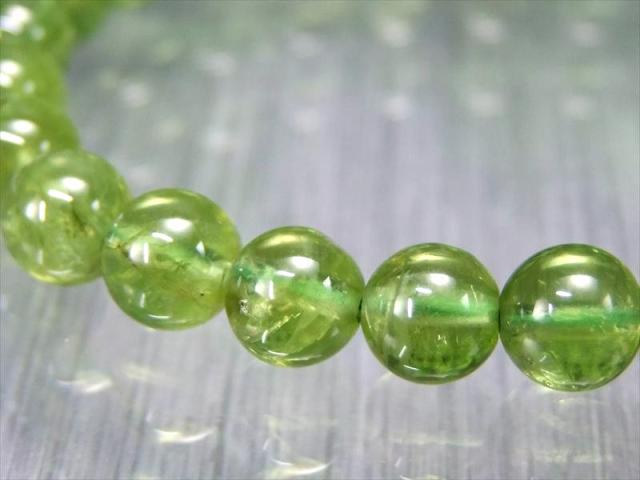 店頭展示中 S級 ペリドット かんらん石 ブレスレット 7mm×26珠 澄み切ったオリーブグリーン 女神ペレの涙 満の石 8月誕生石 一点もの ミャンマー産 パワーストーン 天然石_5