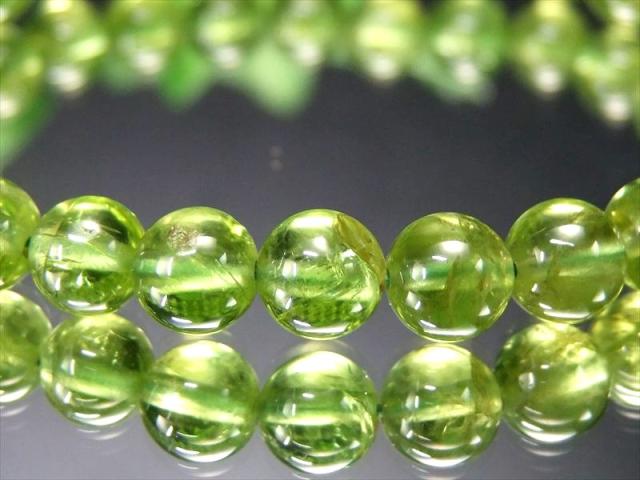 店頭展示中 S級 ペリドット かんらん石 ブレスレット 7mm×26珠 澄み切ったオリーブグリーン 女神ペレの涙 満の石 8月誕生石 一点もの ミャンマー産 パワーストーン 天然石