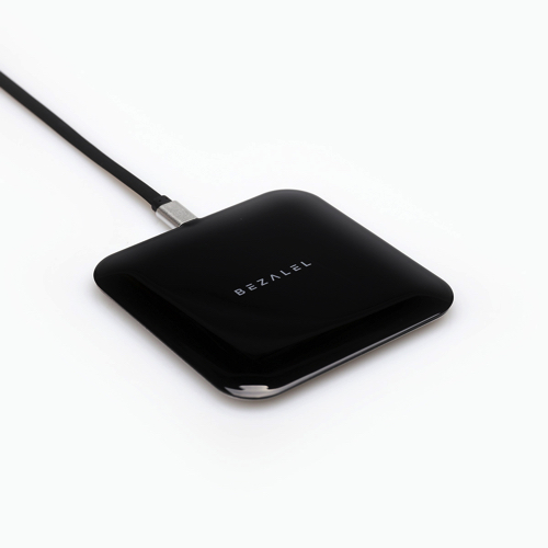 BEZALEL Futura X Turbo 10W Wireless Charging Pad ブラック(BZ11282) 仕入先在庫品 6,383円