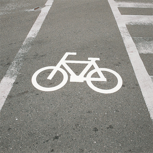 日本緑十字社 路面用標識 自転車マーク(反射) 700×1000mm エラストマー 1枚(103003) 取り寄せ商品 12,393円