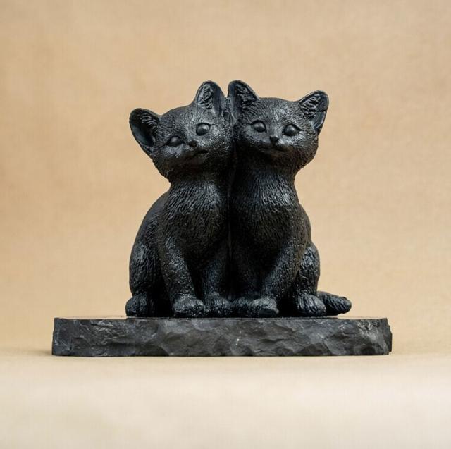 シュンガイト 子猫ペアの置物 FIG08 置物 ロシア カレリア共和国産