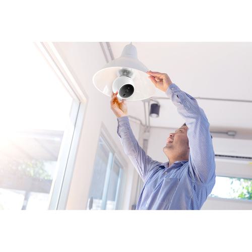 ■AMARYLLO 【売切廃番】ソケット型自動追跡防犯カメラ Zeus〔品番:ACR1501R23WHE26〕【1955134:0】[店頭受取不可]