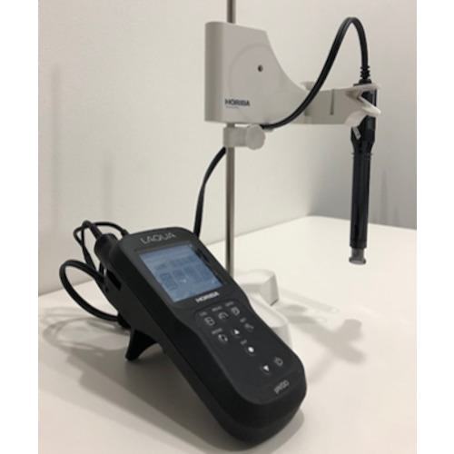 堀場製作所 フィールド型ポータブル水質計 フラットISFET 食品向けpH電極シンプルセット D-210P-F 堀場製作所 D-220P-S ポータブル型pHメータセット USBケーブル付 PC