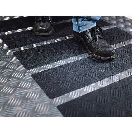 ■3M 3M セーフティ・ウォーク 滑り止めテープ タイプA 黒 150mmX18m 凹凸面・平面両用〔品番:ABLA150X18〕【3056643:0】[店頭受取不可]_2