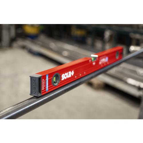 ■SOLA マグネティック アルミボックス水平器 全長100cm RedM3〔品番:01813301〕【7034761:0】[店頭受取不可]