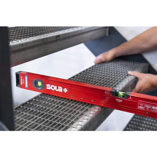 ■SOLA マグネティック アルミボックス水平器 全長100cm RedM3〔品番:01813301〕【7034761:0】[店頭受取不可]