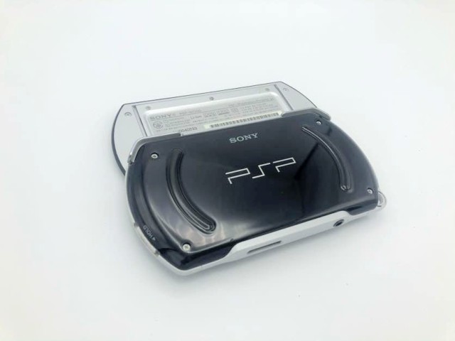 中古 PSP go「プレイステーション・ポータブル go」 ピアノ・ブラック