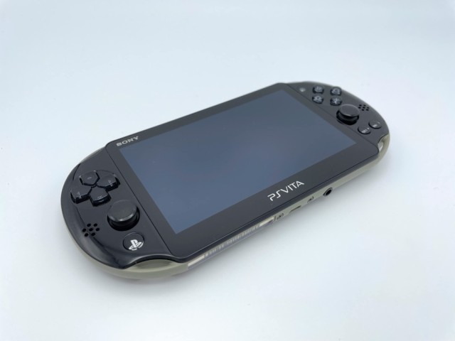 中古 PlayStation Vita Wi-Fiモデル カーキ/ブラック (PCH-2000ZA16